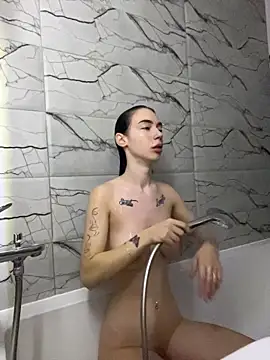 Celine Roxelle online show from December 16, 2025, 8:51 am