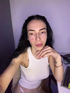 Celine Roxelle online show from November 27, 2025, 1:33 pm