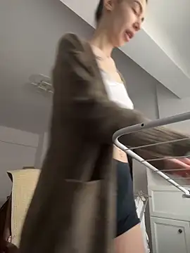 Celine Roxelle online show from March 15, 2026, 2:35 pm