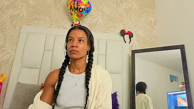 Snapshot of dafnnelewis chatting on April 20, 2026, 11:13 am dafnnelewis online show from April 20, 2026, 11:13 am
