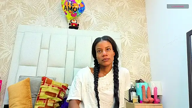 Snapshot of dafnnelewis chatting on April 8, 2026, 12:06 pm dafnnelewis online show from April 8, 2026, 12:06 pm