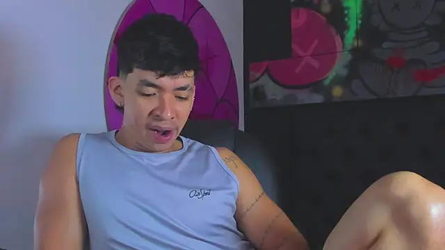 ISAAC CRYSTON online show from October 12, 2025, 8:10 pm