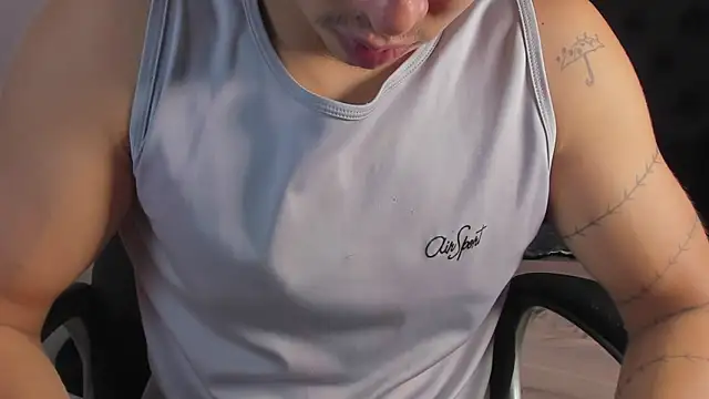 ISAAC CRYSTON online show from October 17, 2025, 7:37 pm