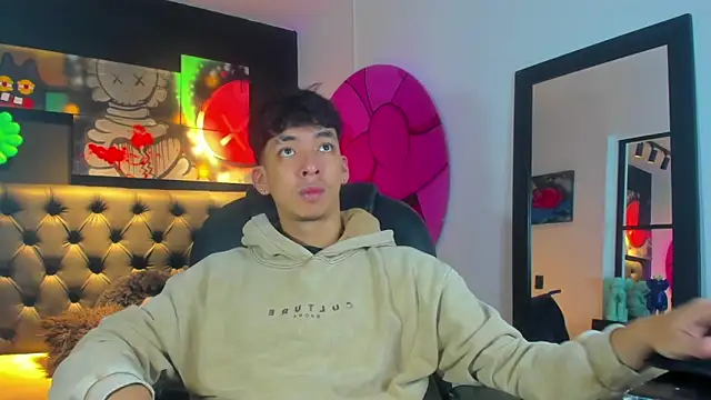 ISAAC CRYSTON online show from September 17, 2025, 8:00 pm