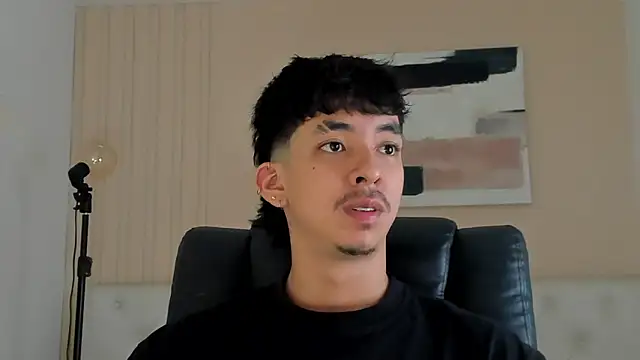 ISAAC CRYSTON online show from November 10, 2025, 8:03 pm