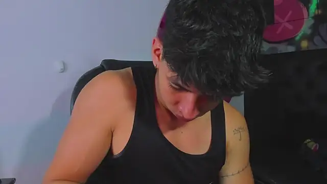 ISAAC CRYSTON online show from October 1, 2025, 7:51 pm