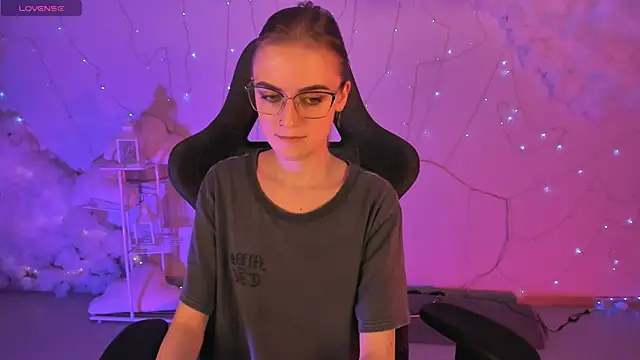 KiraMontoya online show from March 20, 2025, 11:12 pm