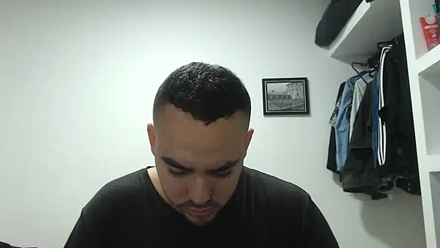 Snapshot of thitat_lovers chatting on March 6, 2025, 8:59 pm thitat lovers online show from March 6, 2025, 8:59 pm