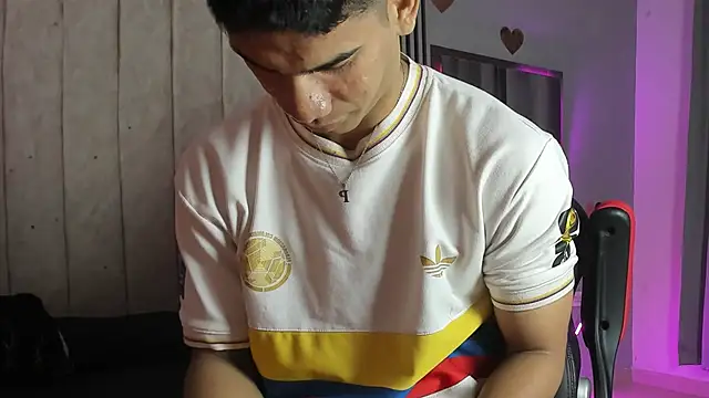 Snapshot of ANDRES_STUD chatting on November 6, 2025, 4:27 am ANDRES STUD online show from November 6, 2025, 4:27 am