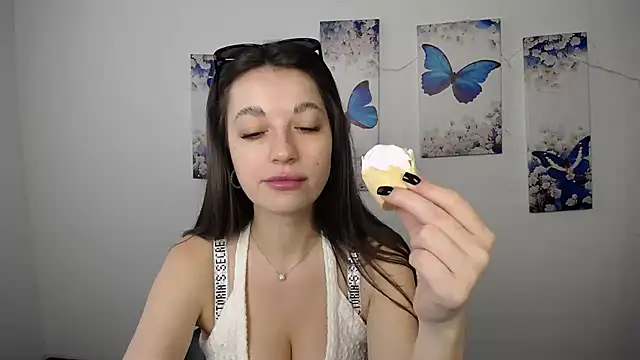 Eva Eldis online show from July 2, 2026, 10:43 am