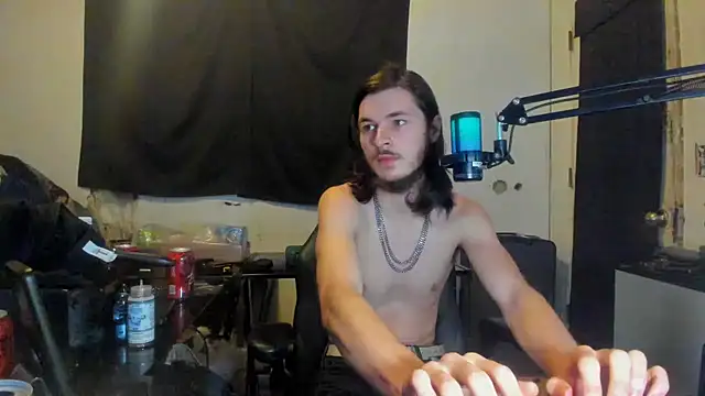 Snapshot of nuttyking2022 chatting on February 5, 2025, 1:44 pm nuttyking2022 online show from February 5, 2025, 1:44 pm