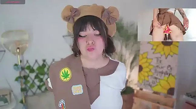 Neekito  online show from February 18, 2025, 9:42 pm