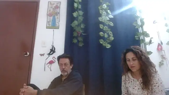 jeans and emma online show from March 21, 2025, 1:56 am