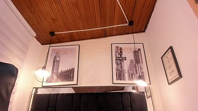 tylla  online show from October 11, 2025, 8:21 pm