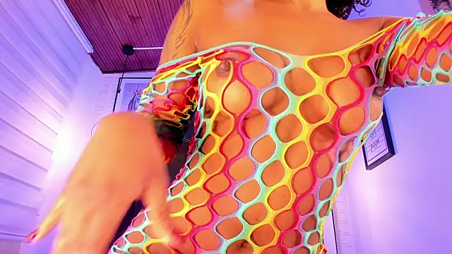 tylla  online show from October 3, 2025, 3:52 am