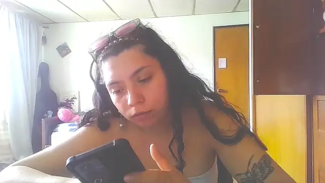 Snapshot of isabellapurple chatting on February 15, 2026, 3:44 pm isabellapurple online show from February 15, 2026, 3:44 pm