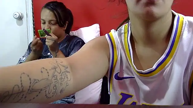 NinetteandSashaFox online show from February 11, 2025, 7:38 pm