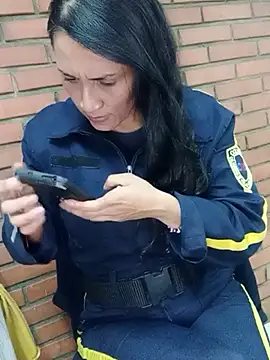 dulce 696 online show from December 5, 2025, 3:32 pm