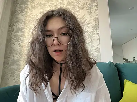 Snapshot of Tw1nFlame chatting on February 11, 2025, 4:11 am Tw1nFlame online show from February 11, 2025, 4:11 am