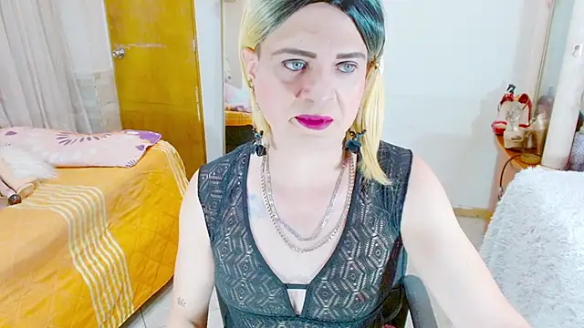 Snapshot of Dolldirtyxxx chatting on June 20, 2026, 5:23 am Dolldirtyxxx online show from June 20, 2026, 5:23 am