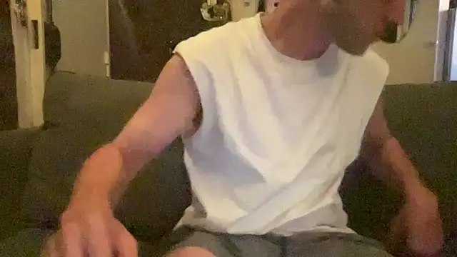 LeoLovelyDick online show from August 7, 2026, 4:35 pm