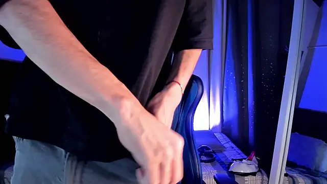 NovaaWheler online show from October 6, 2025, 7:14 pm