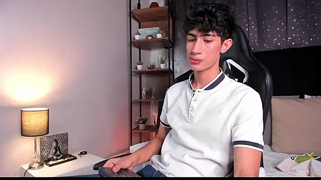 NovaaWheler online show from November 26, 2025, 8:31 pm