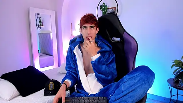 NovaaWheler online show from March 14, 2025, 5:16 am