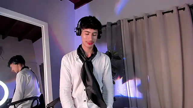 NovaaWheler online show from October 11, 2025, 8:10 pm