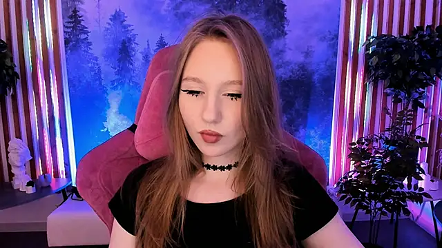 DariaTate online show from April 7, 2026, 11:12 am