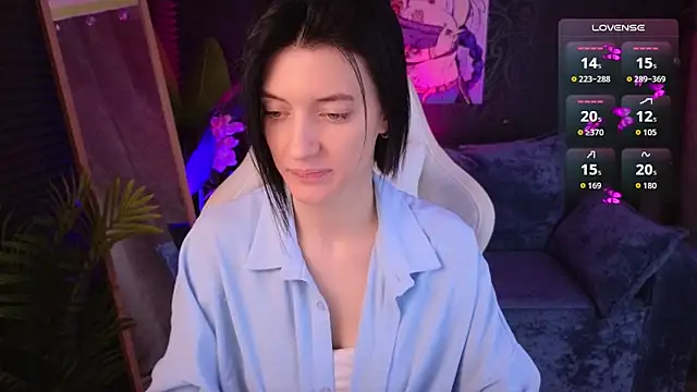 roxy riot  online show from November 19, 2025, 2:00 am