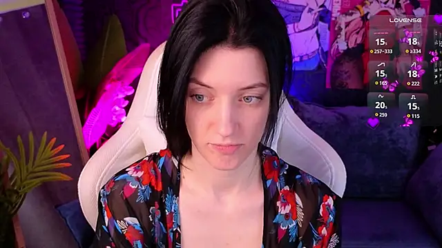 roxy riot  online show from October 18, 2025, 1:29 am