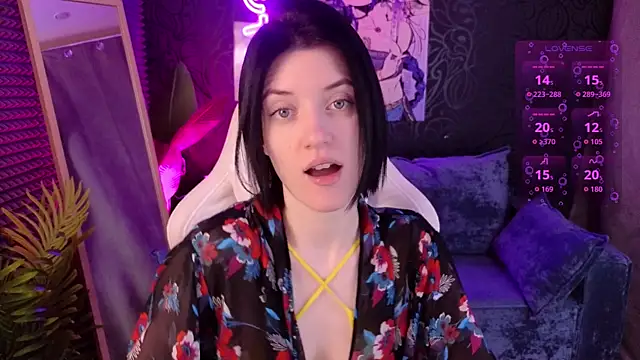 roxy riot  online show from December 20, 2025, 1:19 am