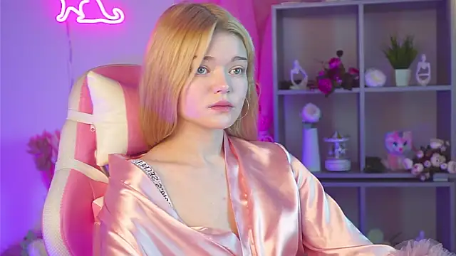 AdeleCartier online show from March 23, 2025, 4:05 am