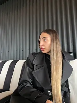 Snapshot of BonyBon29 chatting on November 23, 2025, 10:03 am BonyBon29 online show from November 23, 2025, 10:03 am