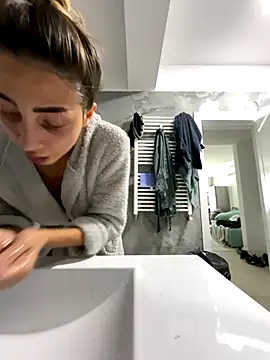 Snapshot of BonyBon29 chatting on October 28, 2025, 8:46 am BonyBon29 online show from October 28, 2025, 8:46 am