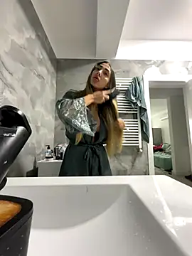 Snapshot of BonyBon29 chatting on October 21, 2025, 6:24 am BonyBon29 online show from October 21, 2025, 6:24 am