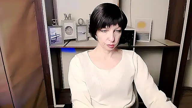 Snapshot of _AngeliaFlow_ chatting on February 18, 2026, 7:49 am AngeliaFlow online show from February 18, 2026, 7:49 am