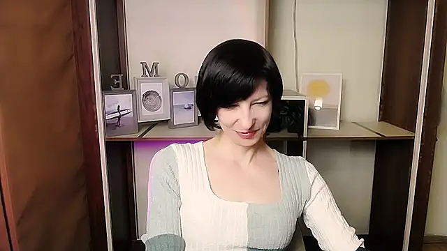 Snapshot of _AngeliaFlow_ chatting on January 17, 2026, 12:31 pm AngeliaFlow online show from January 17, 2026, 12:31 pm