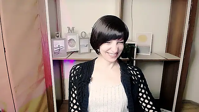 Snapshot of _AngeliaFlow_ chatting on February 3, 2026, 9:14 am AngeliaFlow online show from February 3, 2026, 9:14 am