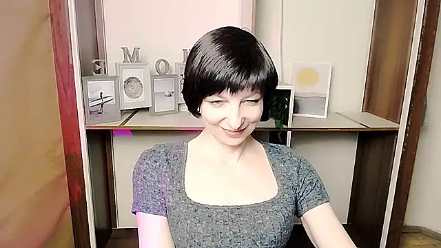 Snapshot of _AngeliaFlow_ chatting on February 20, 2026, 8:16 am AngeliaFlow online show from February 20, 2026, 8:16 am