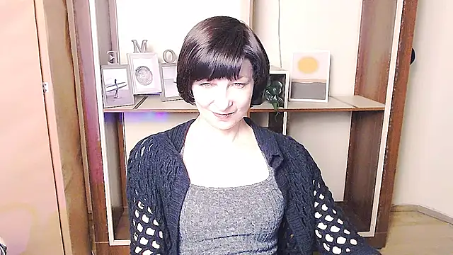  AngeliaFlow  online show from April 14, 2026, 7:57 am