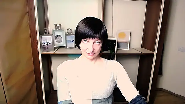 Snapshot of _AngeliaFlow_ chatting on February 23, 2026, 9:21 am AngeliaFlow online show from February 23, 2026, 9:21 am