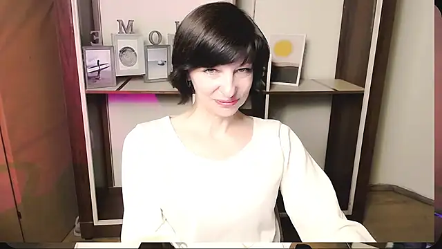  AngeliaFlow  online show from May 20, 2026, 9:50 am
