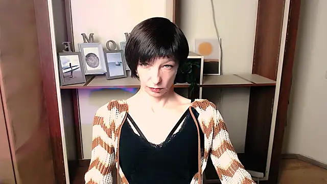  AngeliaFlow  online show from November 15, 2025, 8:07 am