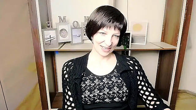 Snapshot of _AngeliaFlow_ chatting on February 19, 2026, 8:22 am AngeliaFlow online show from February 19, 2026, 8:22 am