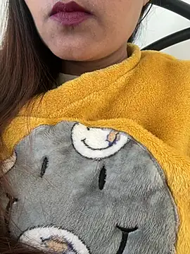 Deepcha1991 online show from March 22, 2025, 2:47 pm