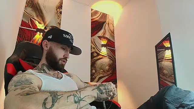 Luke davis01 online show from October 15, 2025, 1:19 pm