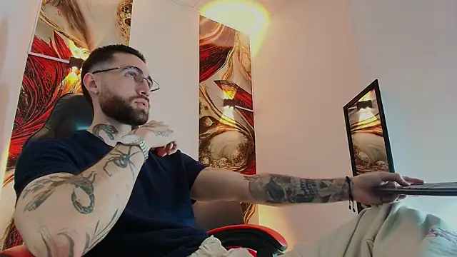 Luke davis01 online show from December 2, 2025, 1:24 pm