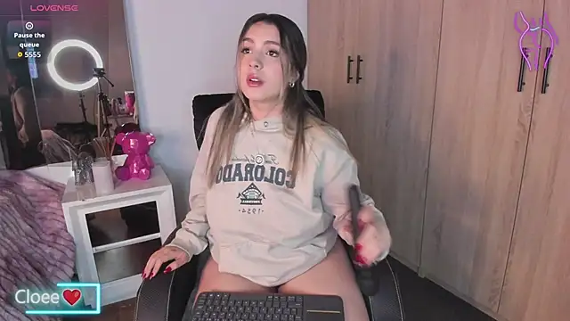 Cloee Rainbow1 online show from December 1, 2025, 12:28 pm